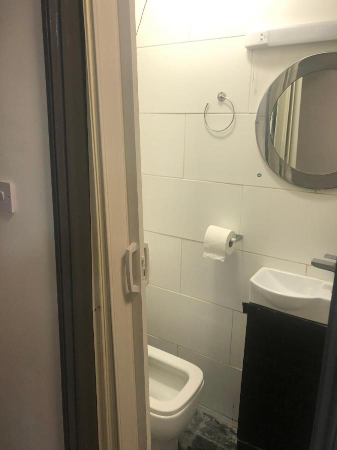 Barking Park Hotel ภายนอก รูปภาพ