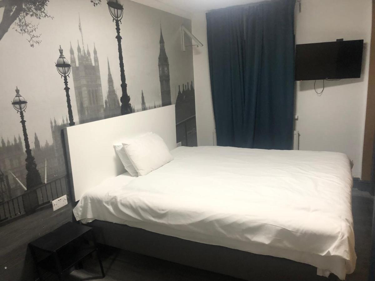 Barking Park Hotel ภายนอก รูปภาพ