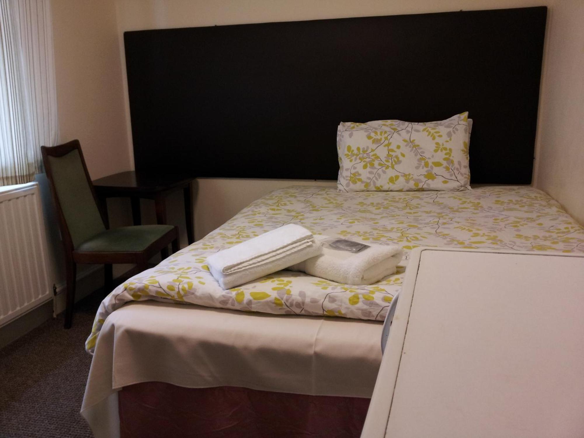 Barking Park Hotel ภายนอก รูปภาพ